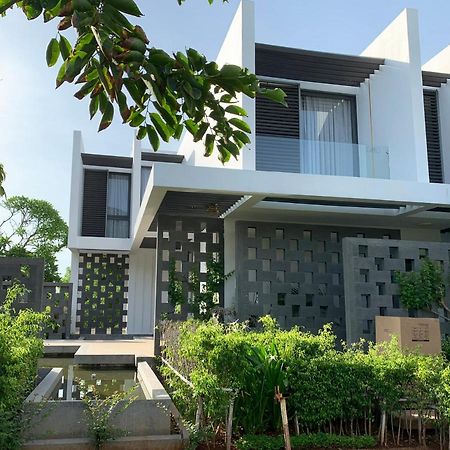 Okinawa Villas And Beach Club - Oceanami Resort Long Hai Exterior photo