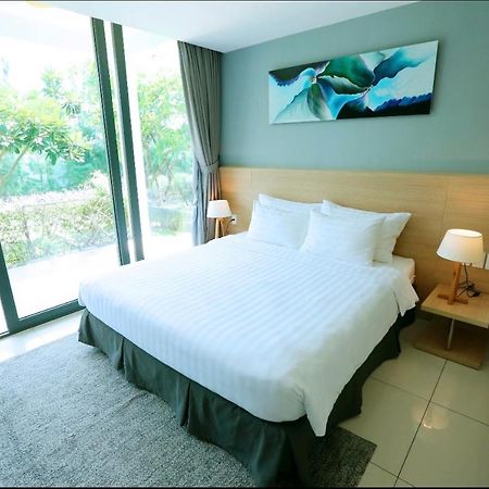 Okinawa Villas And Beach Club - Oceanami Resort Long Hai Exterior photo