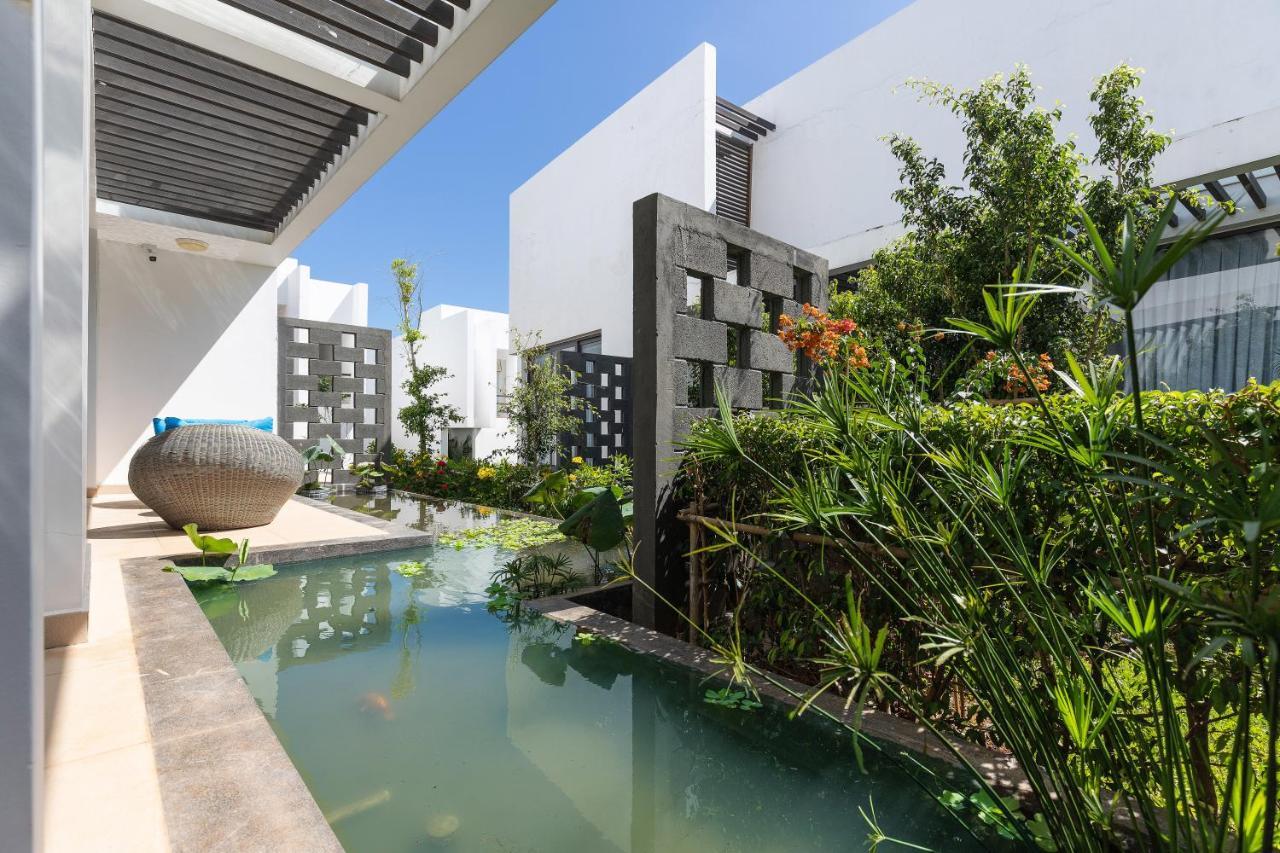 Okinawa Villas And Beach Club - Oceanami Resort Long Hai Exterior photo