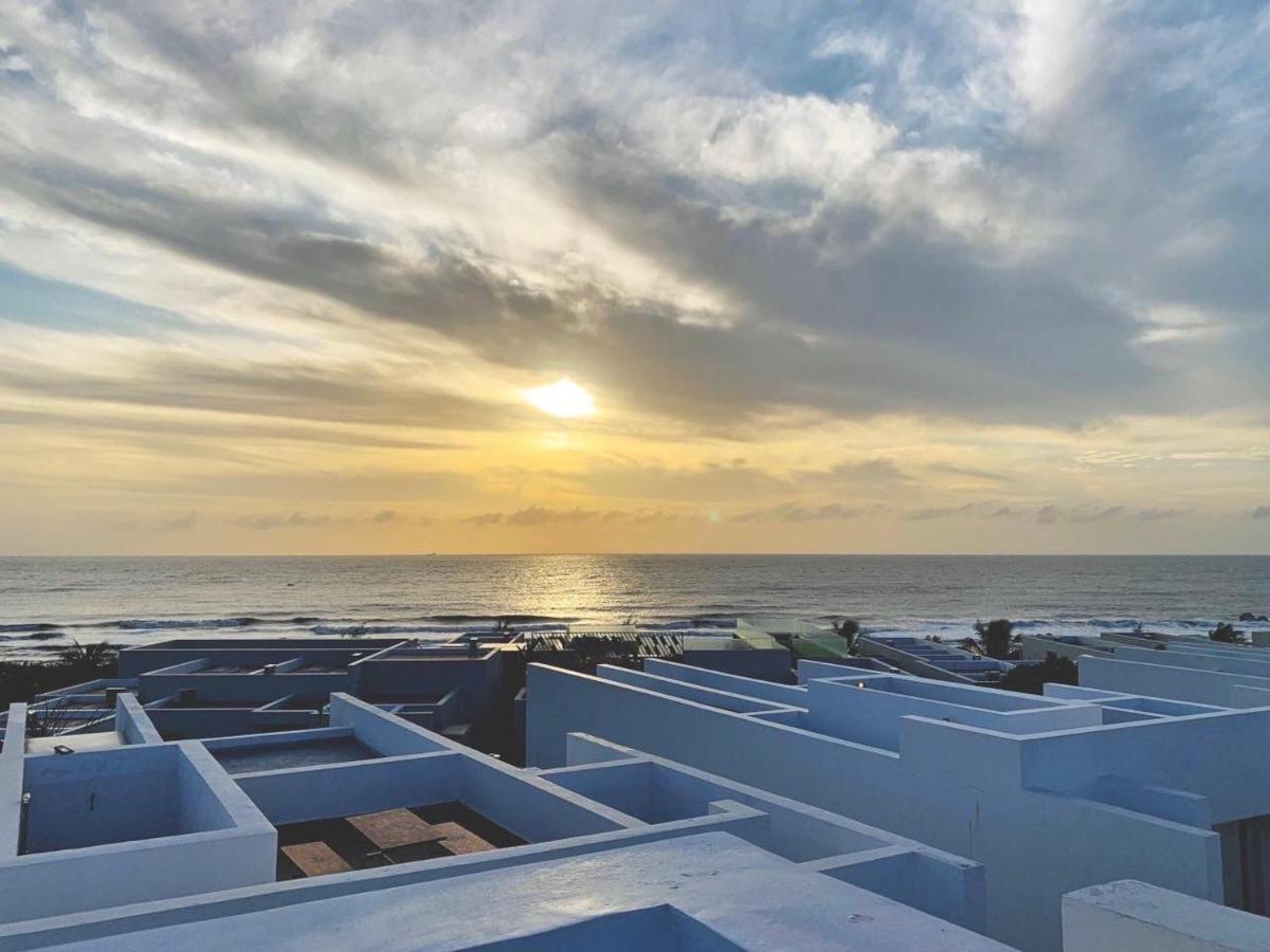 Okinawa Villas And Beach Club - Oceanami Resort Long Hai Exterior photo