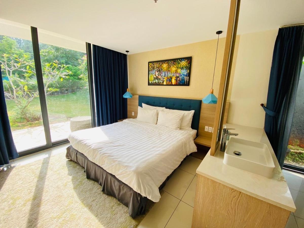 Okinawa Villas And Beach Club - Oceanami Resort Long Hai Exterior photo