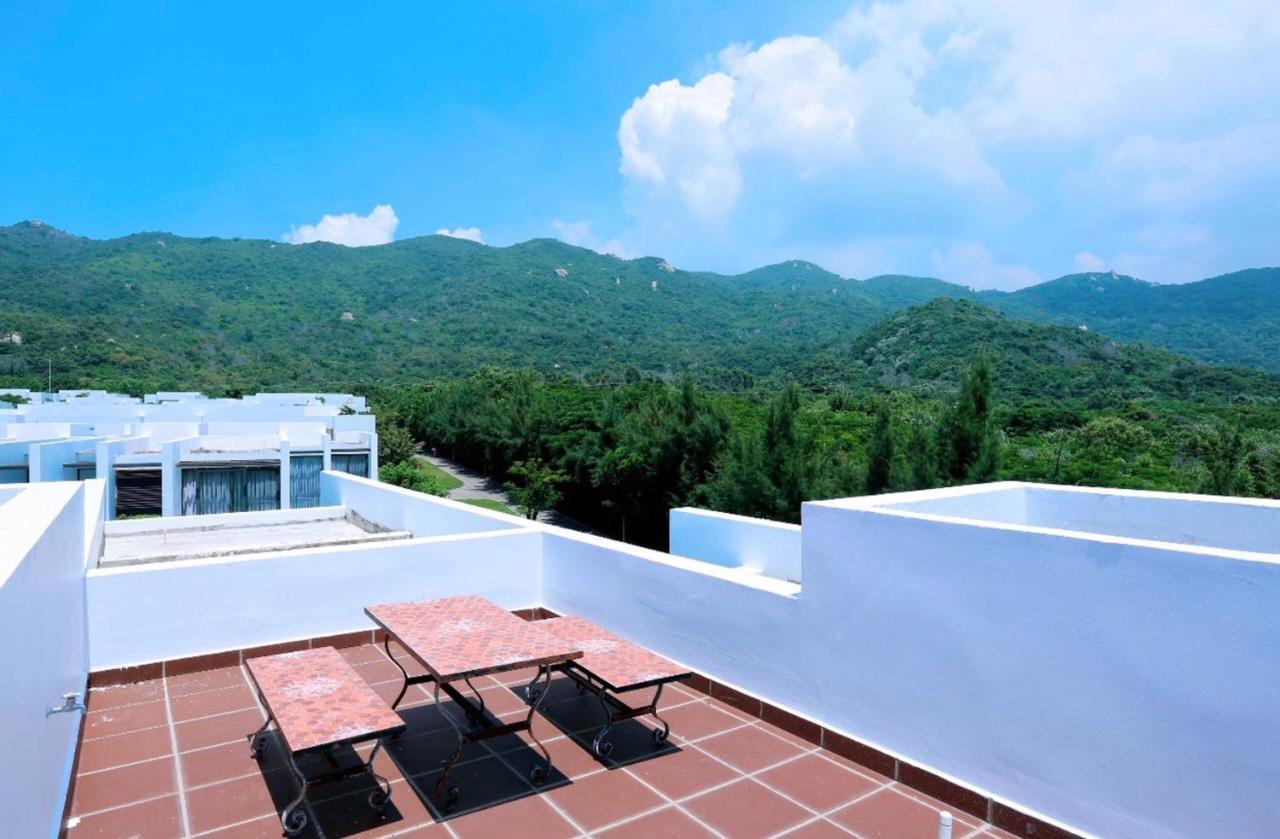 Okinawa Villas And Beach Club - Oceanami Resort Long Hai Exterior photo